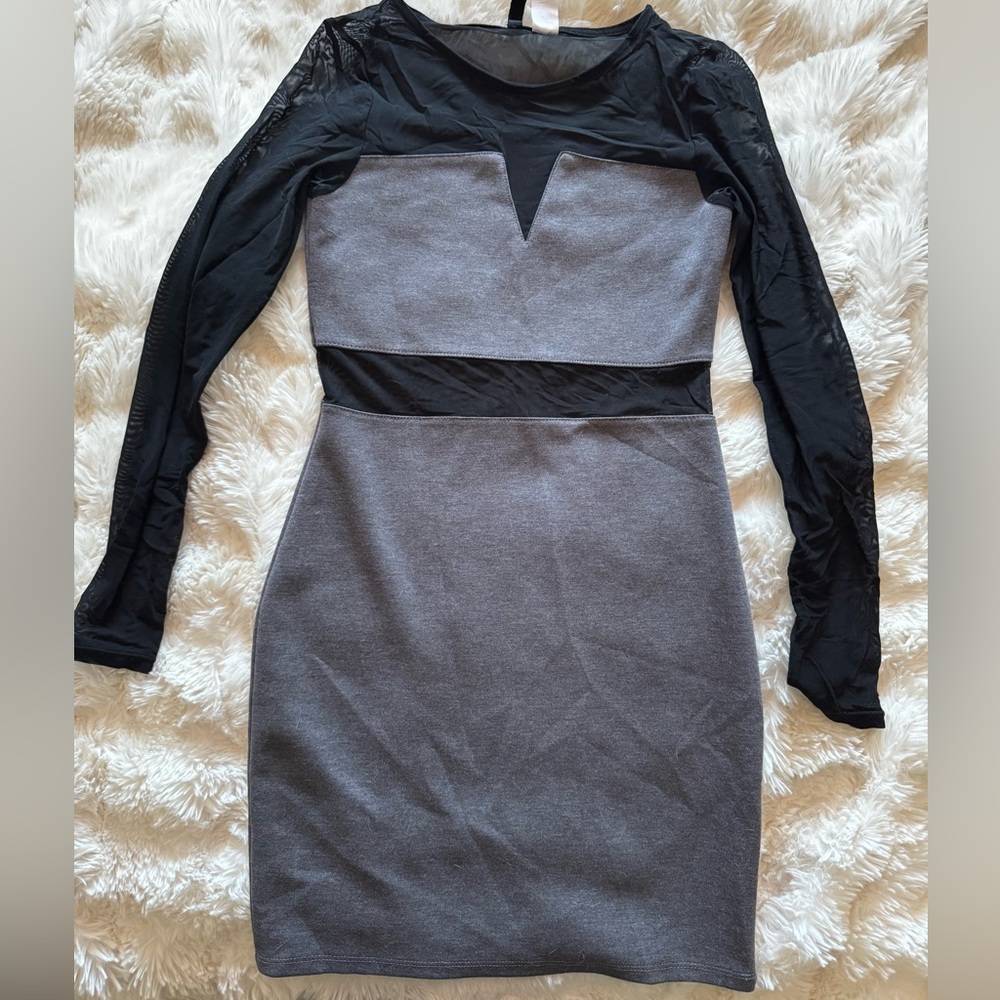 H&M Gray and Black Sheath Dress V-Neck Long Sleeve